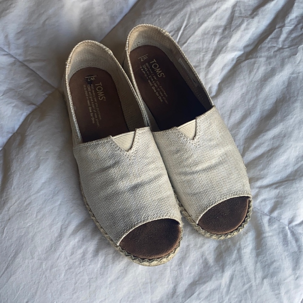 Peep Toe Toms